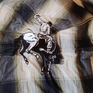 👔2 boys buttons up shirts!!